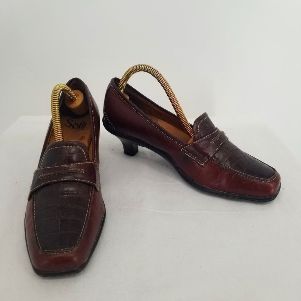 Crocodile Embossed Leather Kitten Heels, 8M